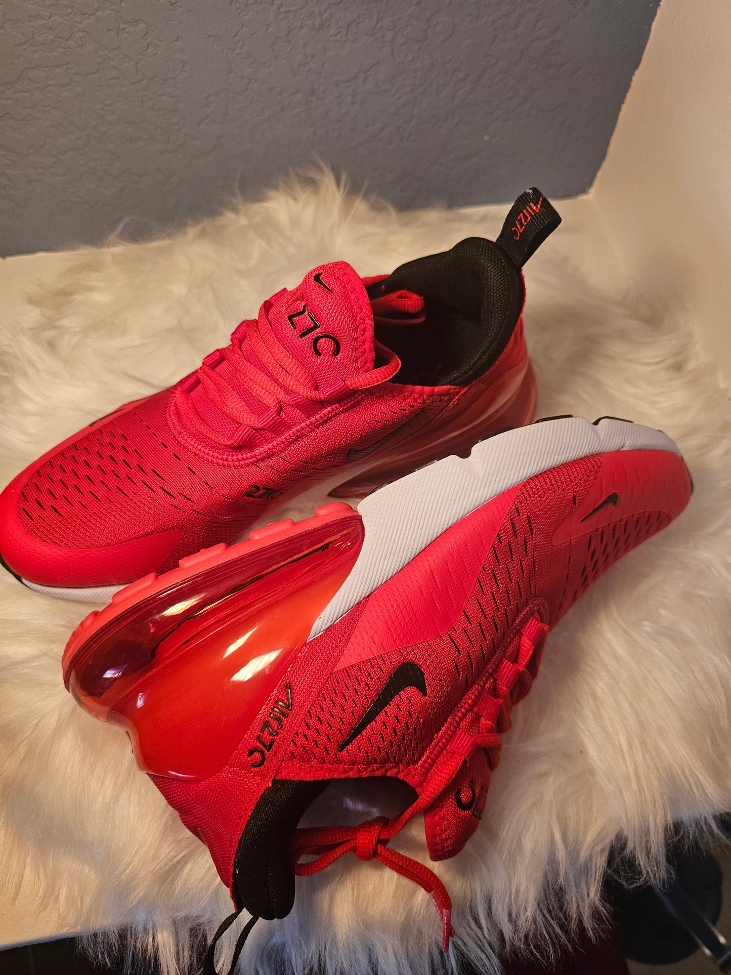 RED 270'S. Size 8